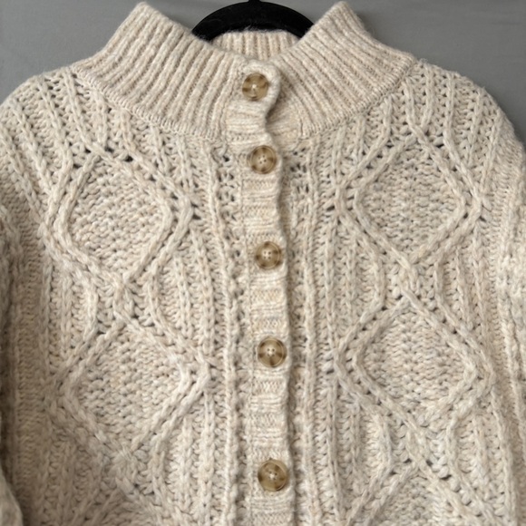 American Eagle Womens Cable Knit Oversized Pullover Sweater S Cream Cabincore - Picture 4 of 8